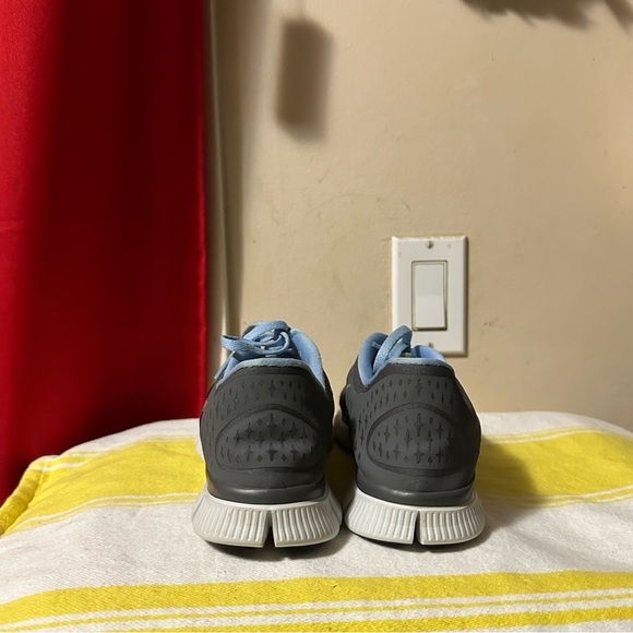 Nike Free Womens Running Shoes - Picture 3 of 5